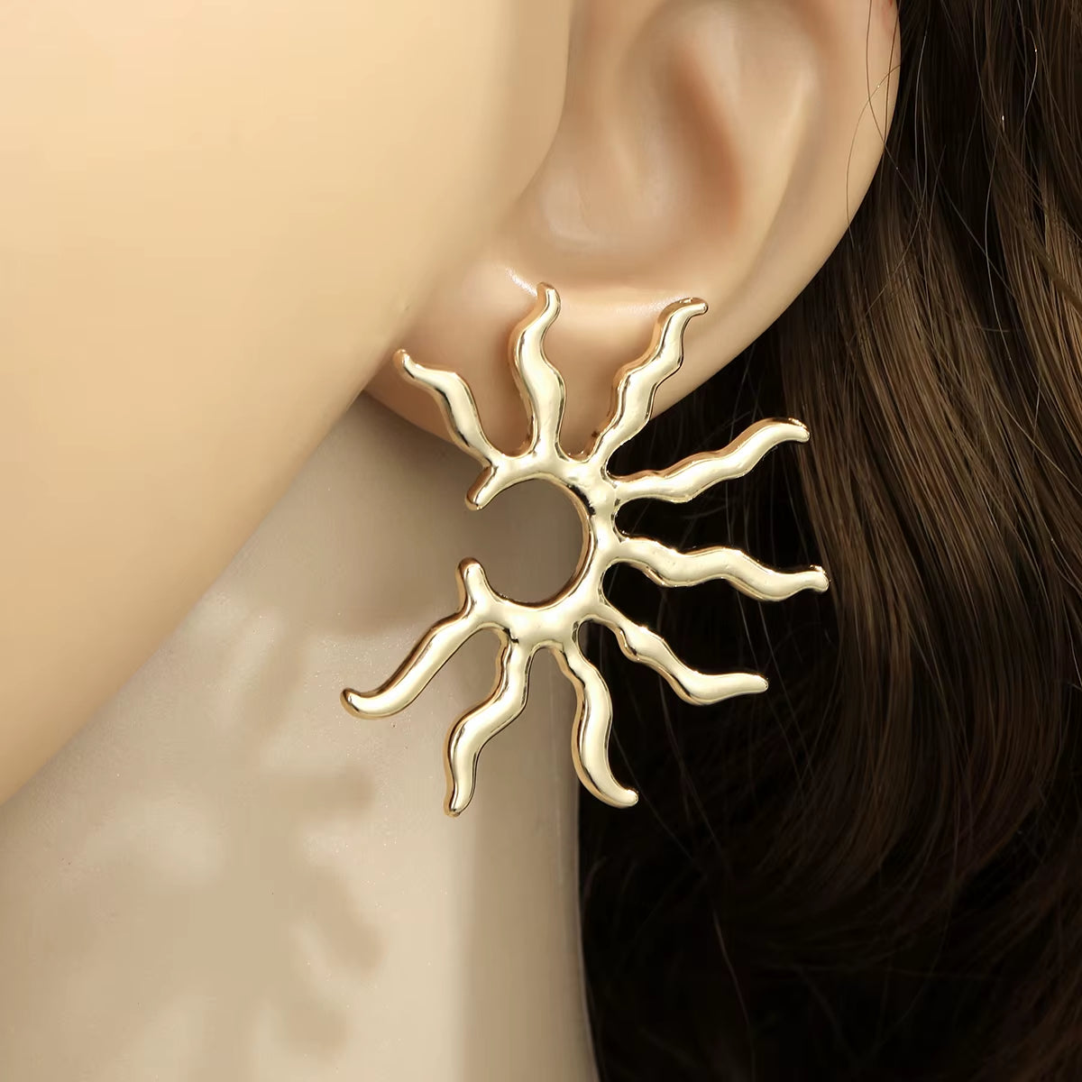 A Pair of Fashionable Creative Stylish Geometric Sun Shape Fashion Ins Cool Style Women'S Earrings